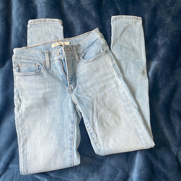 Levi’s Jeans - Picture 1 of 3